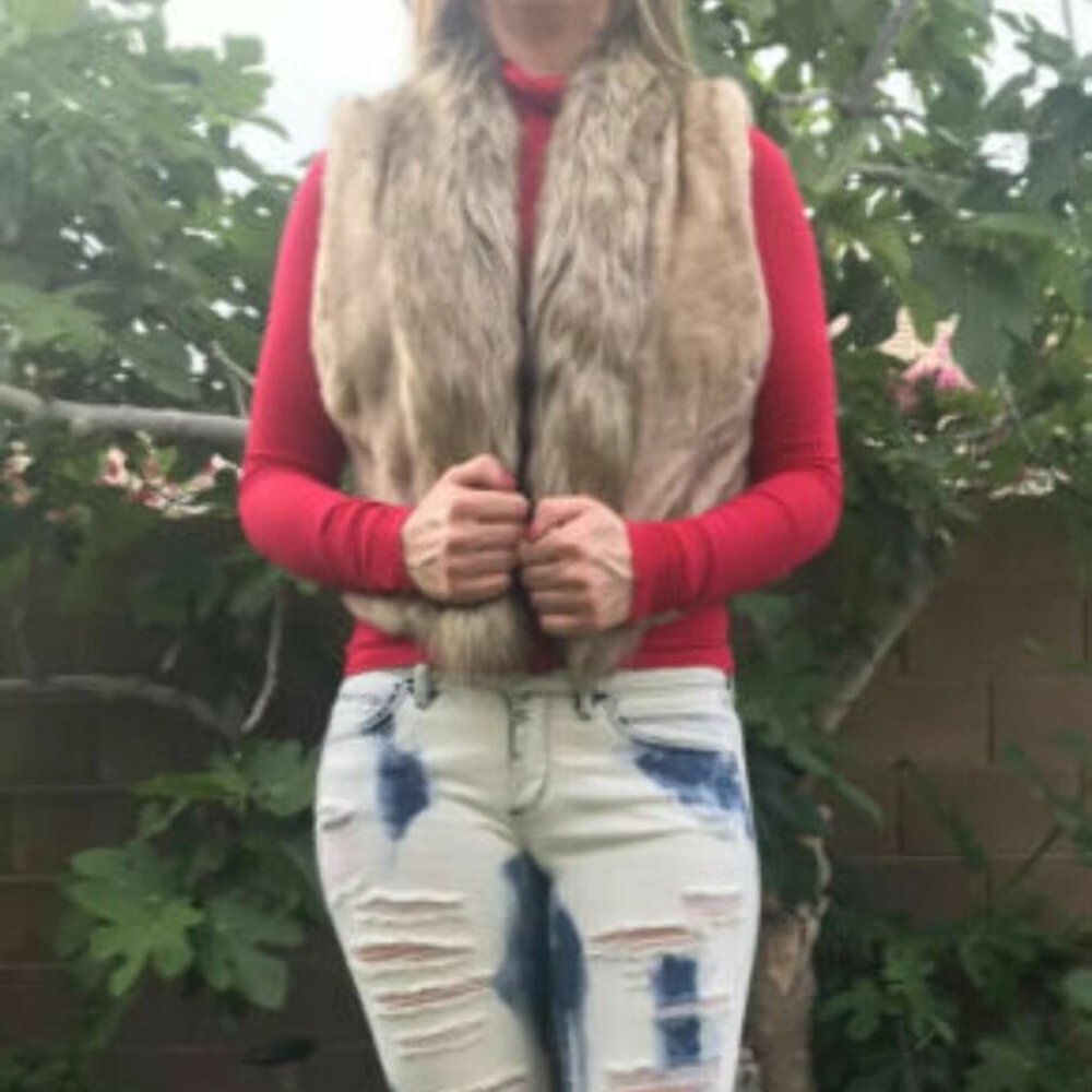 Bebe Faux Fur Vest Jacket Size Medium M Light Brow